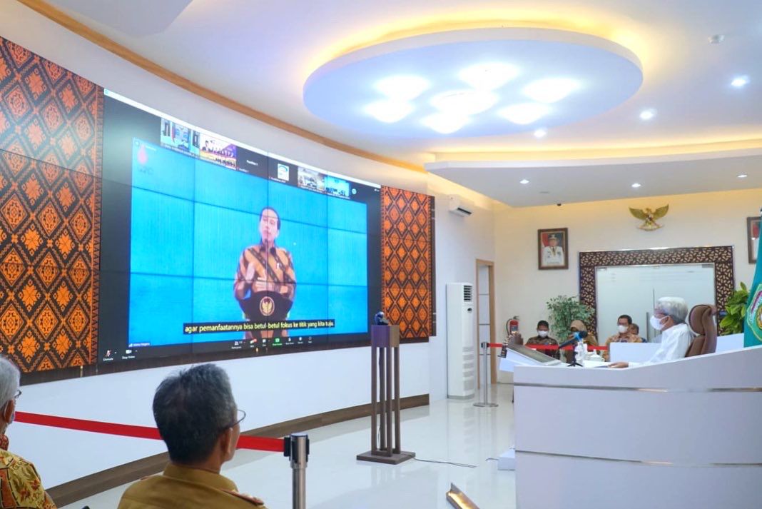 Presiden Jokowi Intruksikan Pemerintah Daerah Belanja Produk Dalam Negeri   