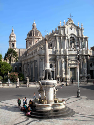 Italia. Italy. Italie. Sicilia. Sicily. Sicile. Catania. Catane. Catedral. Fuente del Elefante