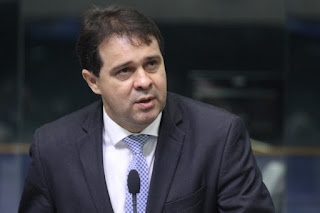 Evandro Leitão assume presidência da Assembleia nesta manhã de segunda-feira