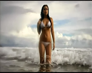 Foto Bikini di Film Jenglot Pantai Selatan