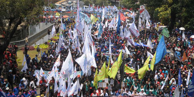 Ratusan Ribu Buruh Akan Demo di 20 Provinsi, Menolak Kebijakan Jokowi