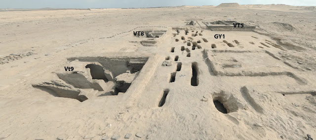 Πανοραμική άποψη του νεκροταφείου, κατακόμβες με αριθμό Vt5, Vt8 και Vt9 (από τον M. Samah).