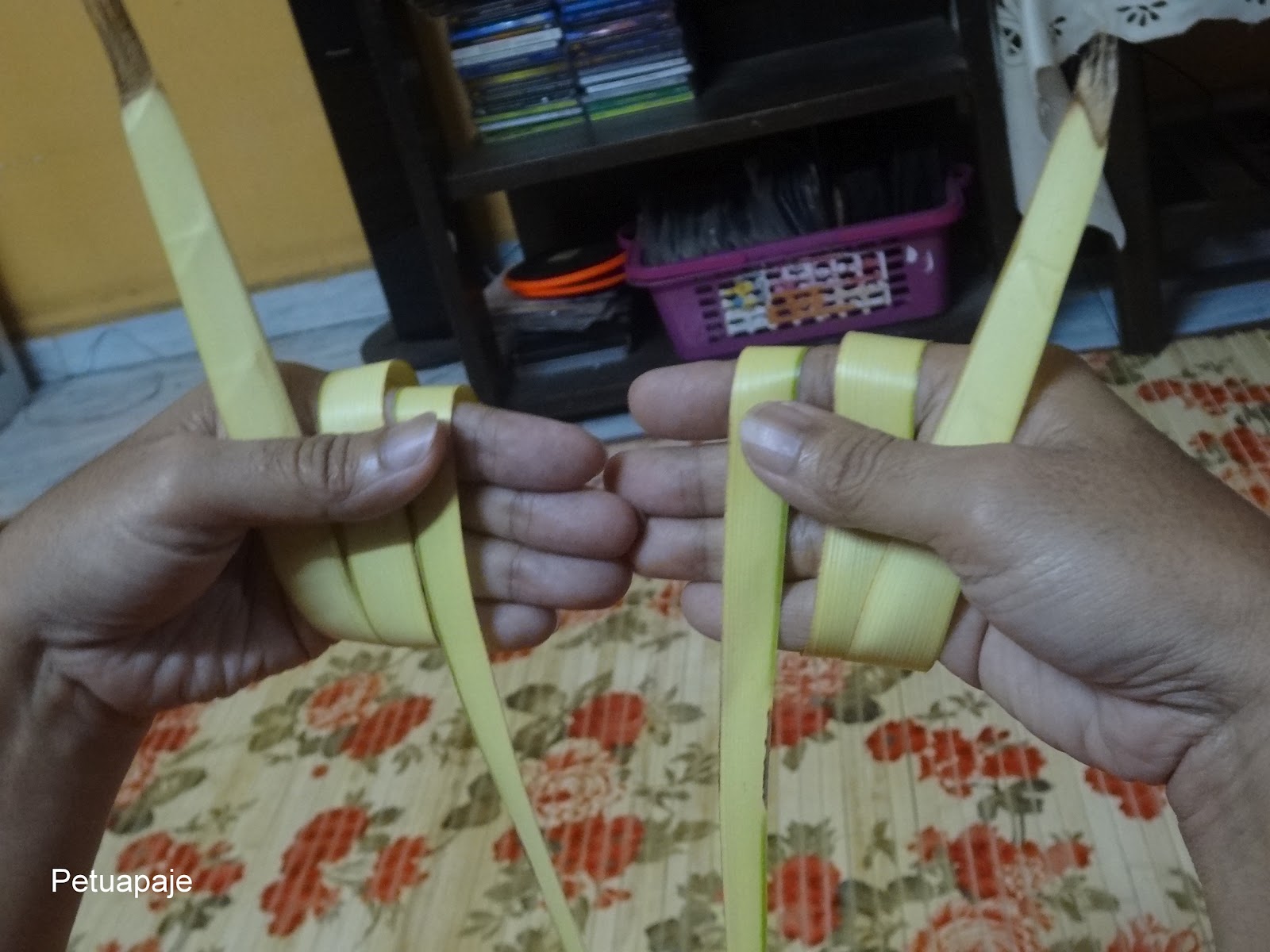 Petuapaje blogspot com Mari Belajar Menganyam  Ketupat