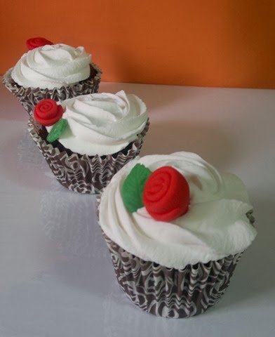 Cupcakes de xocolata amb roses