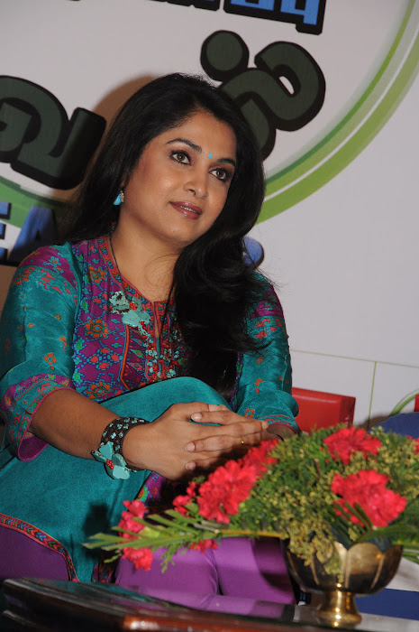 ramya krishna new look @ cinthol contest unseen pics