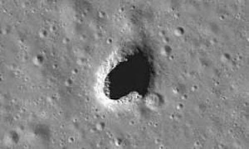 We Should Scour The Moon For Ancient Traces Of Aliens Say Scientists