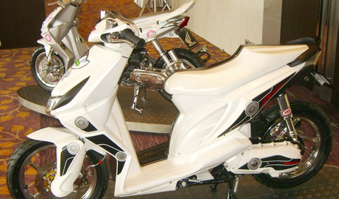 Modifikasi Honda Beat Fi Warna Putih