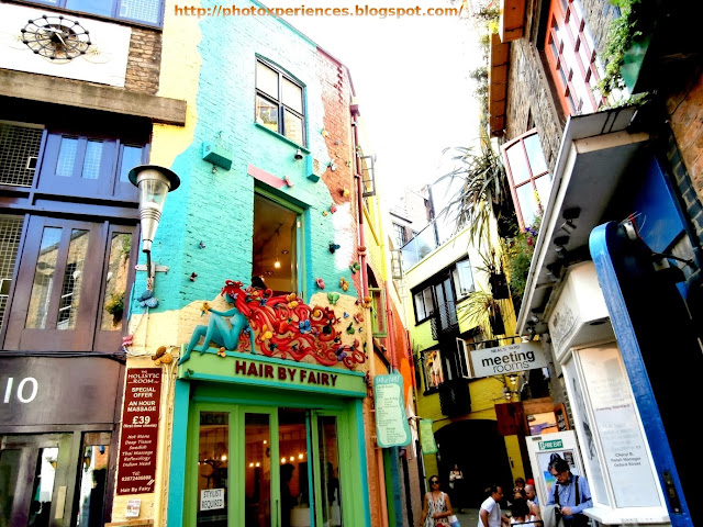 Fantastic colourful buildings at Neal's Yard, London. Edificios multicolor de Neal's Yard, Londres.