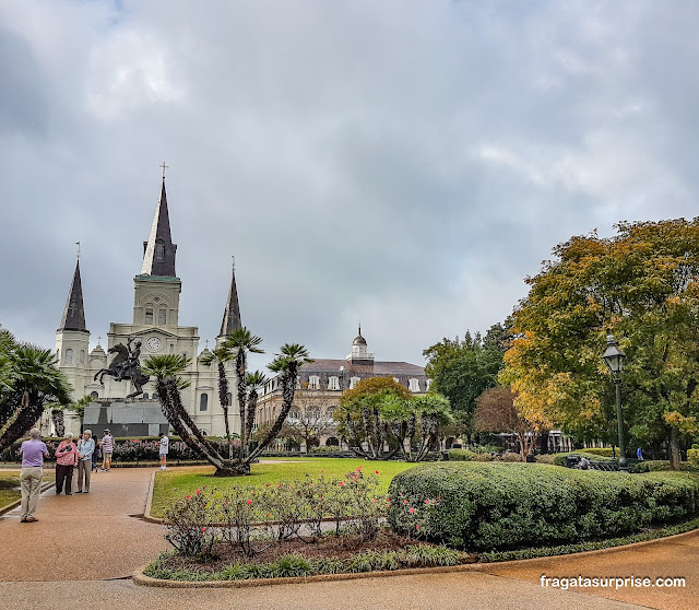 Jackson Square e Catedral de São Luís em Nova Orleans