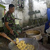 Dapur Umum TNI Siapkan 5 Ribu Paket Nasi Bungkus untuk Penggembira Muktamar NU