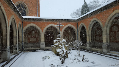 Croix enneigée du Temple Protestant de Reims