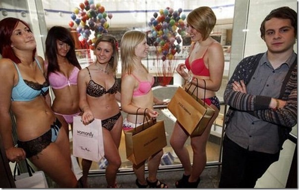 Shopping Mall Undressed 100 Girls  (7)