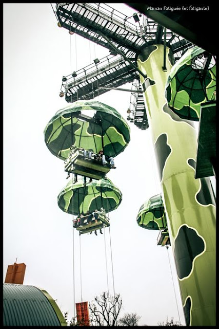 disneyland paris toy soldier parachute drop