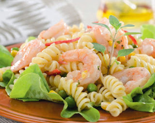 Ensalada de pasta con camarones