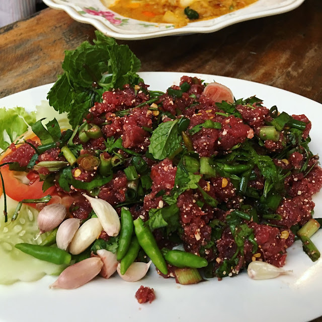 Larb leuat neua