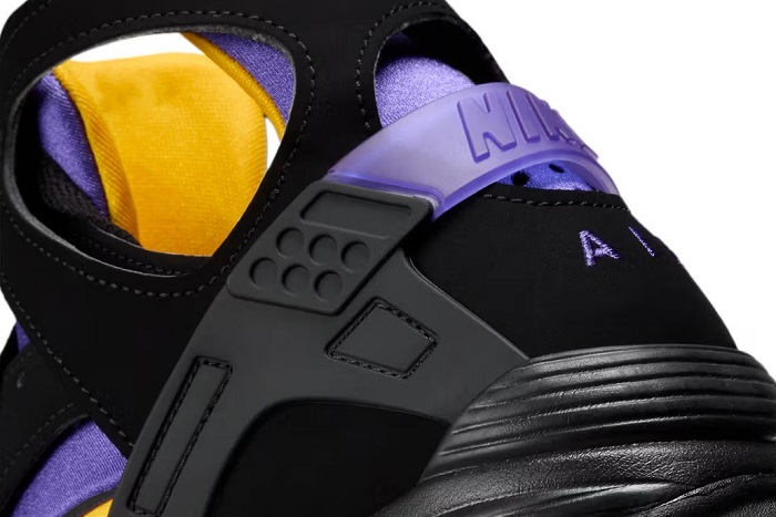 Kobe Bryant’s Nike Air Flight Huarache Lakers Away Sneakers