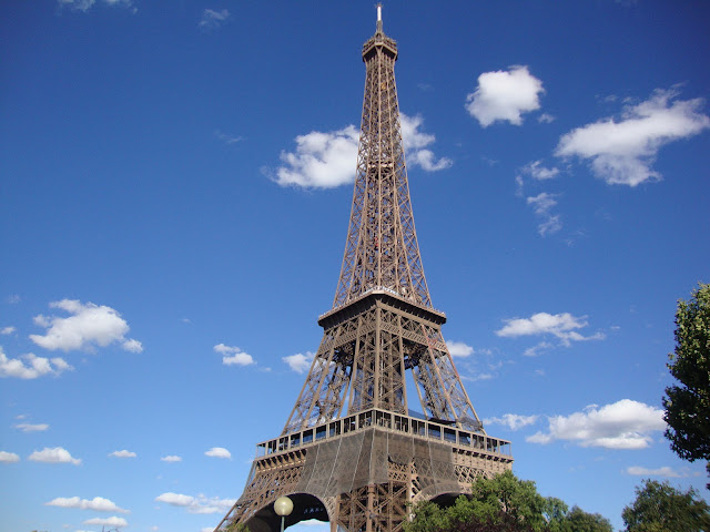 Photography:Eiffel Tower @ Day & Night @ http://ReD-PiX.blogspot.com