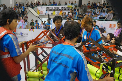 amik mitra gama kontes robot 2015