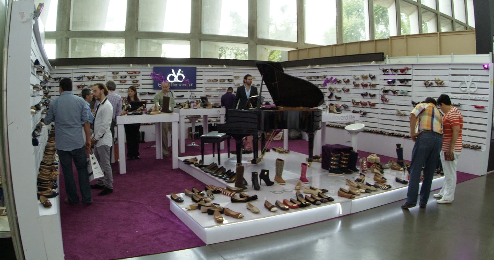 sapica agosto 2014, poliforum, exposición de calzado y artículos de piel, boullevard