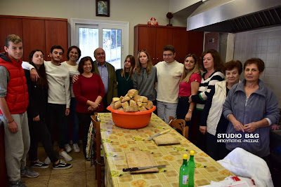 Μαθητές του 2ου Λυκείου πρόσφεραν το χαρτζιλίκι τους για το σημερινό γεύμα των αστέγων στο Ναύπλιο (βίντεο)