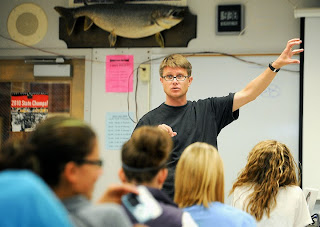 Image of Paul Andersen teaching a class