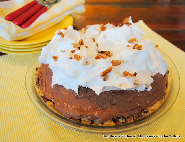 Texas Mud Pie at Miz Helen's Country Cottage