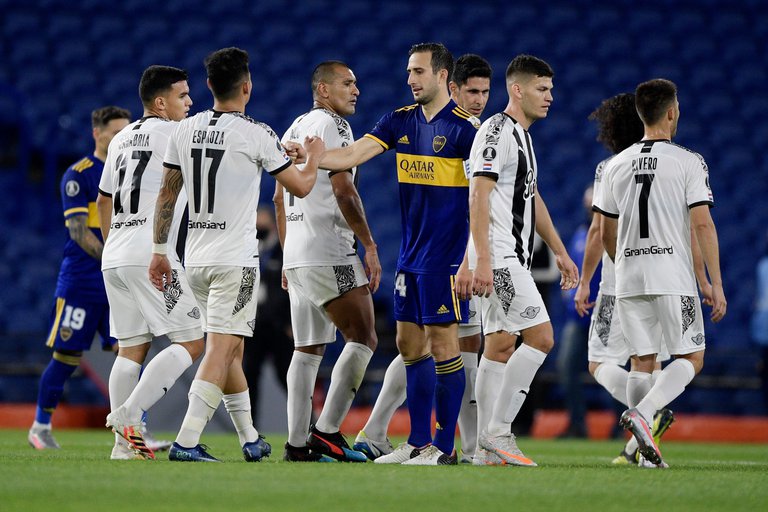 Boca igualó 0-0 ante Libertad y se aseguró el pasaje a los octavos de final de la Copa Libertadores