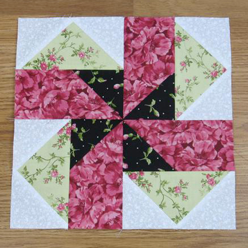 Seesaw Traditional Quilt Block - Free Pattern 