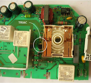 fallo programador EWM1000 zanussi localización triac cierre puerta