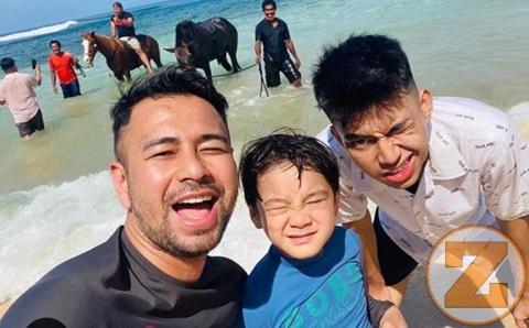 Biodata Dimas Ahmad, Yang Dikatakan Mirip Dengan Crazy Rich Raffi Ahmad