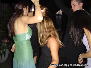 Srilankan night life.Colombo Night life,Colombo Night life in Colombo night Clubs,colombo hot party,Colombo dancing  club..Girls are playing in night club.<br /><br />