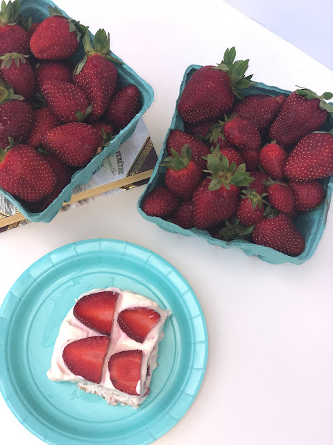 Looking for the perfect summer dessert? This easy no-bake strawberry cream cheese icebox cake is exactly the recipe you are looking for! Cool whip, graham crackers, strawberries and cream cheese make for light, fluffy and sweet dream cake