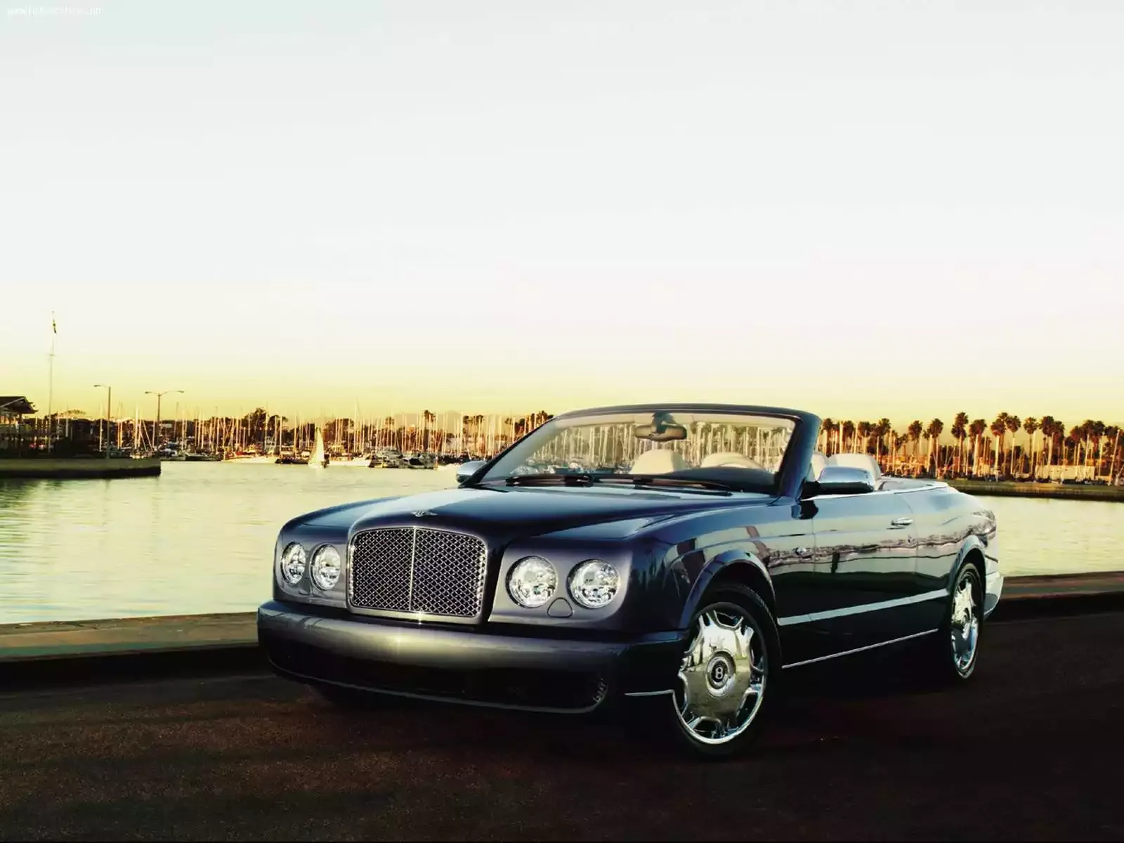 Hình ảnh xe ô tô Bentley Azure 2006 & nội ngoại thất