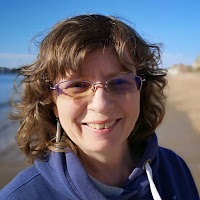 Rachel Knowles Author photo May 2021