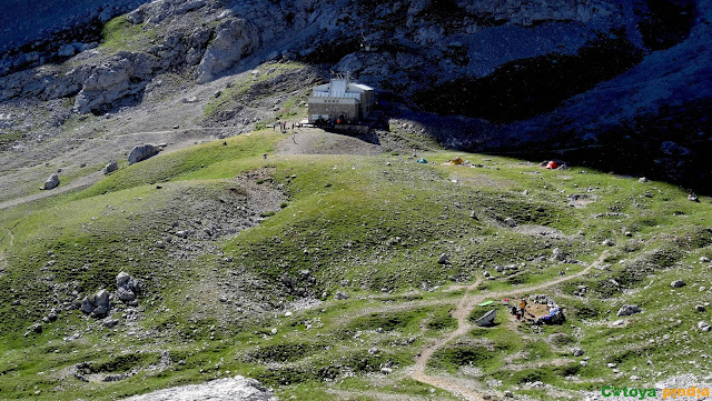 Subida a las Torres Areneras y a las Cuetos del Trave, pasando por el Refugio de Urriellu y el de Cabrones, en el Macizo Central de Picos de Europa.