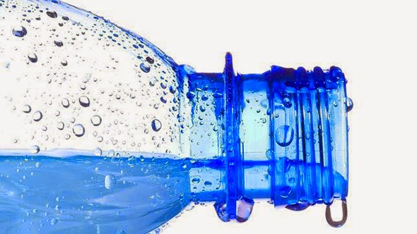 agua-plástico