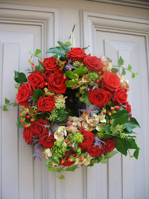 Iam going t o be running a Christmas flowers workshop day at the Kings arms
