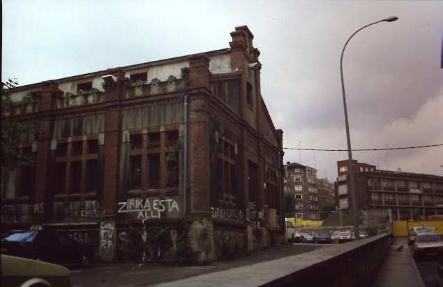 El antiguo matadero fue el primer local okupado en Barakaldo