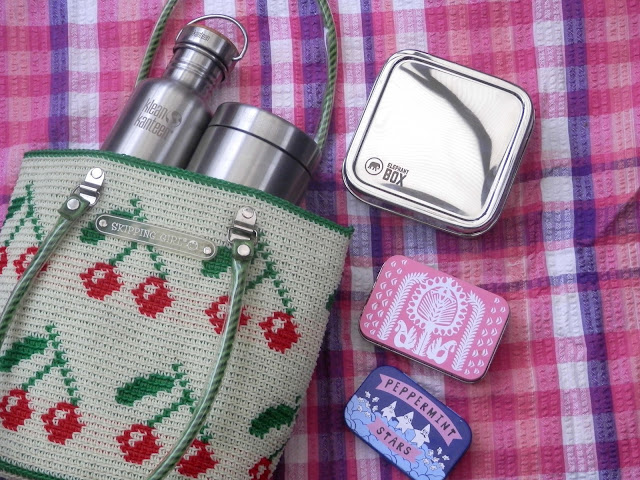 My plastic free lunch box. Stainless steel lunch boxes and containers.  From UK eco blogger secondhandsusie.blogspot.com #plasticfree #stainlesssteel #plasticfreelunchbox #plasticfreelunchkit #ecofriendly #ecolunchbox