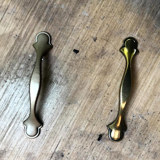a comparison image of the handles before and after being spray painted with the brass color