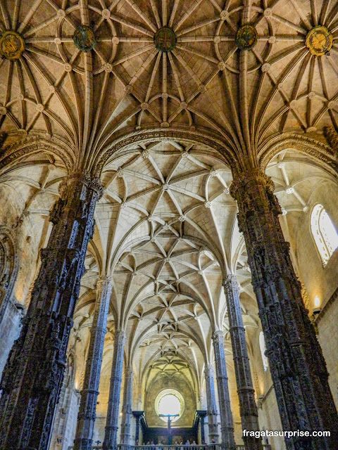 Ornamentação do forro da Igreja de Santa Maria no Mosteiro dos Jerónimos em Lisboa