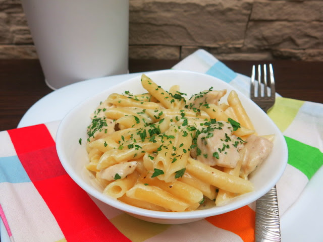 Pasta Alfredo con pollo