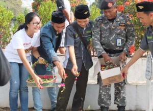 HARI KEMERDEKAAN RI Bersama Pemuda NU, Jemaat Kristen Tabur Bunga di Makam Pahlawan