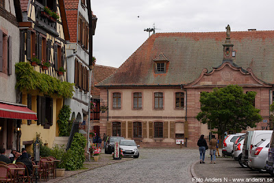 Bergheim, Haut-Rhein, Alsace, fransk by, stad, småstad, french village, town, small town medeltidsstad, medieval town, village, torg, square