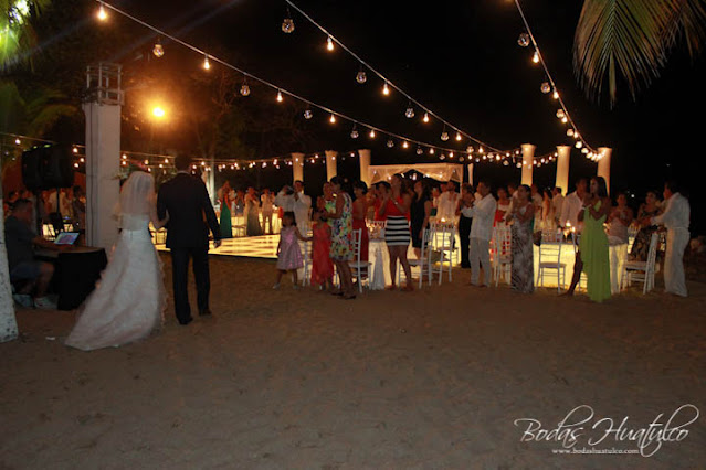 boda en playa, beach wedding, Oaxaca, México, Bodas Huatulco, Wedding Planner