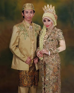 Kebaya Pengantin Modern, model kebaya, model kebaya modern, model kebaya modern terkini, Model Kebaya Pengantin Modern, Model kebaya Pengantin Modern Terkini