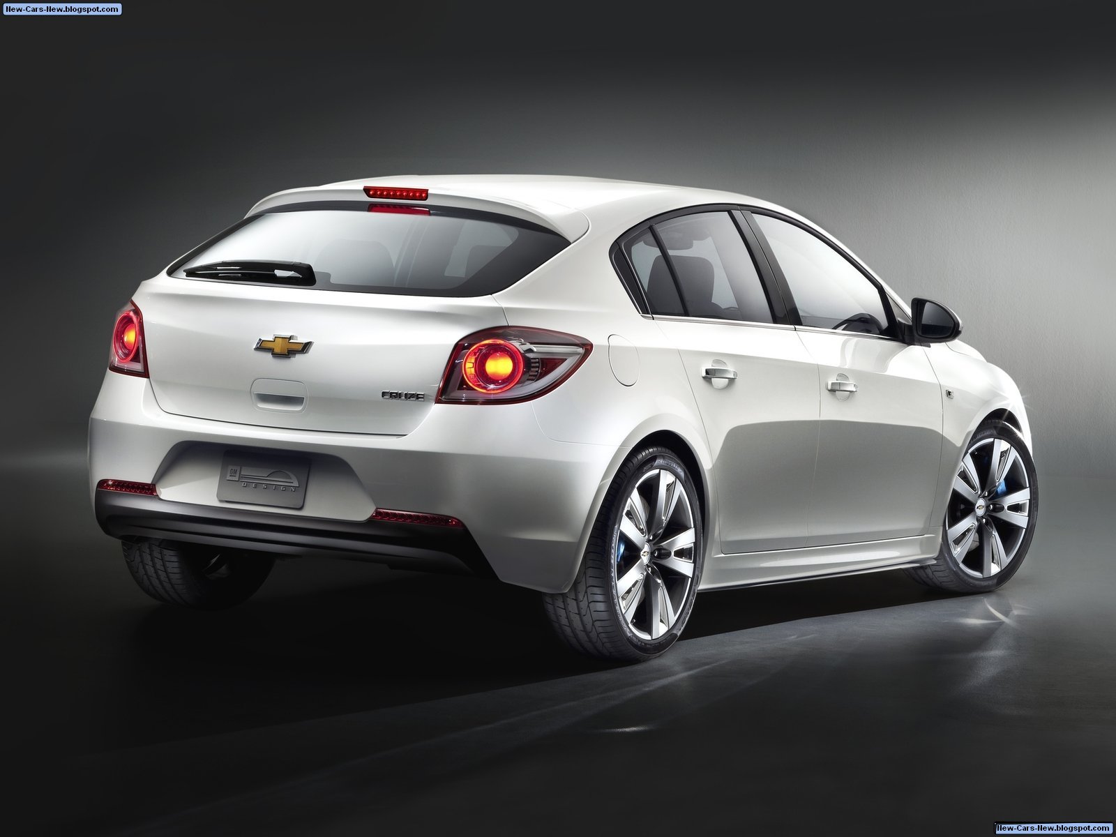 New Cars: Chevrolet Cruze Hatchback (2012)