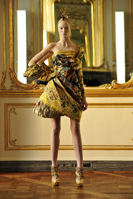 Alexander_McQueen_Fall2010@elreinodemariel.blogspot.com