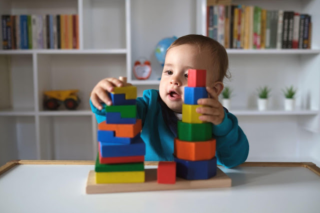 Mengembangkan Kecerdasan Bayi dengan Permainan Interaktif