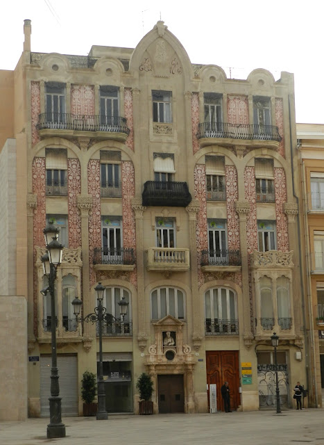 Casa Punt de Ganxo na Plaza de la Almoina